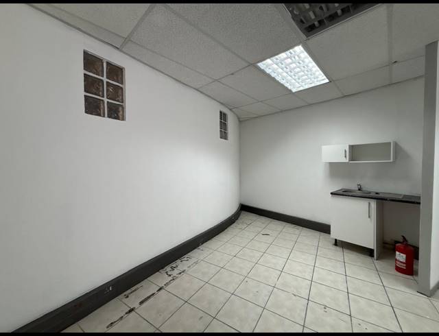 118M² OFFICE TO LET IN TYGER VALLEY